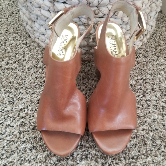 Michael Kors Wedge Sandal - Picture 2 of 7